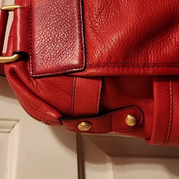 B MAKOWSKY Plushy Soft Red Leather Shoulder Bag with Gold Hardware Bottom Studs - Picture 7 of 16